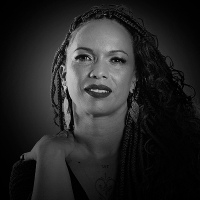 Grazi Mendes |  Head de Diversidade, Equidade e Inclusão na ThoughtWorks, consultoria global de tecnologia. Acumula cerca de 20 anos de experiência com atuação em empresas nacionais e multinacionais de diversos segmentos.