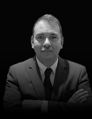 André Alexandre Gaio | Executivo com mais de 25 anos na área de cibersegurança. É autor e especialista em DevSecOps, OT/SCADA e AI Security.