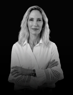Renata Nieto | Professora, doutora em Ciência e Tecnologia e consultora com mais de 35 anos em inovação, estratégia e gestão de equipes.